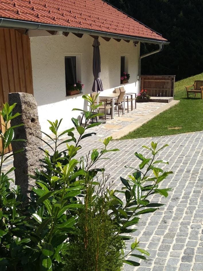 Property building, Garden, Dining area, Garden view