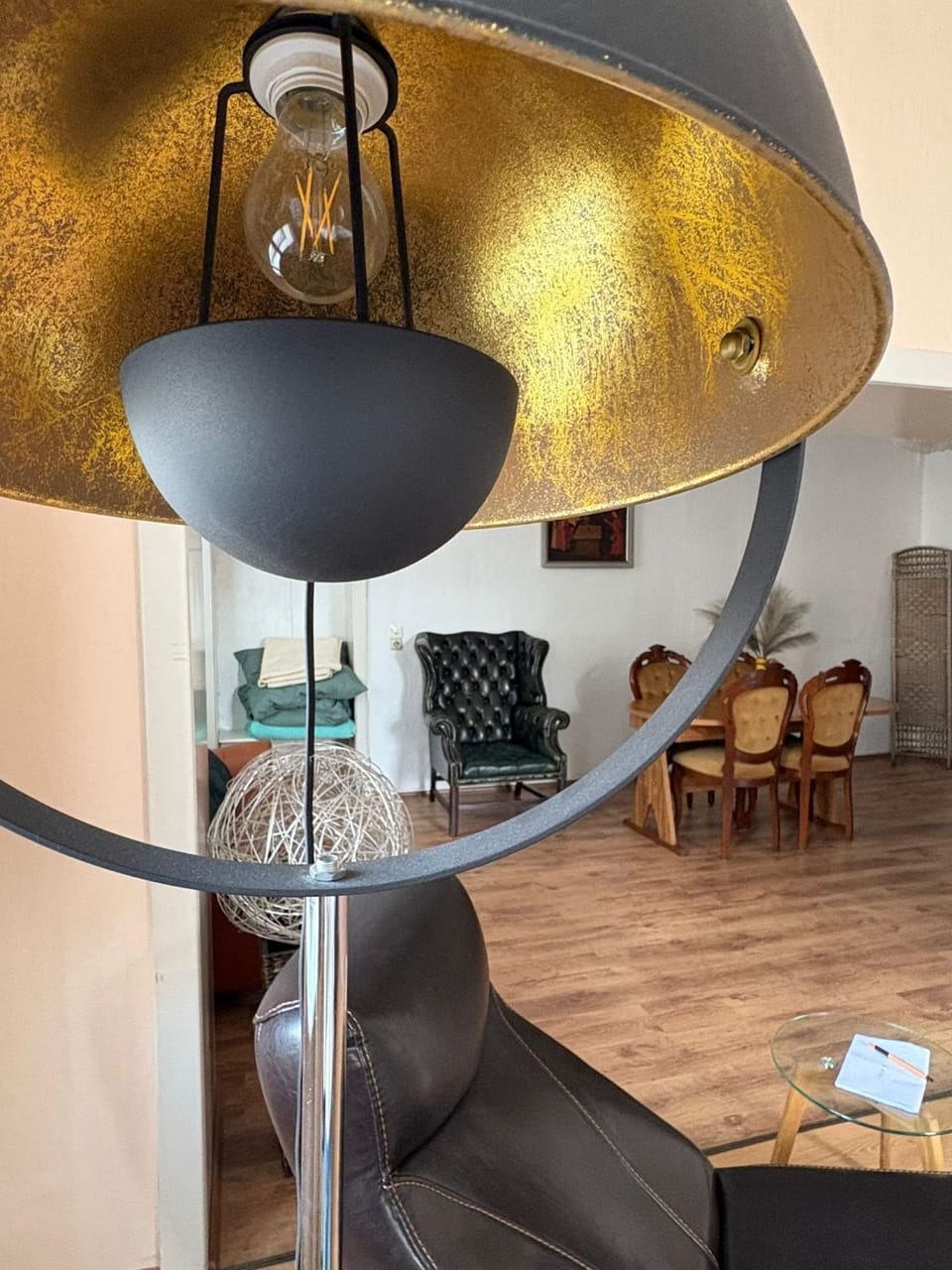 Nr 2 Gemütliche Suite mit King-Size Bett und Essbereich im Zentrum im Neubarockstyle Vacation rental in Erzgebirgskreis