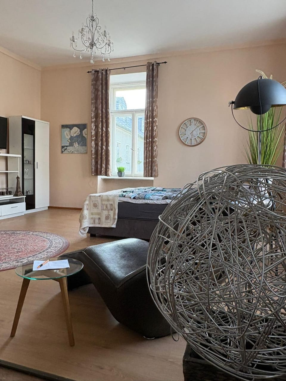 Nr 2 Gemütliche Suite mit King-Size Bett und Essbereich im Zentrum im Neubarockstyle Vacation rental in Erzgebirgskreis
