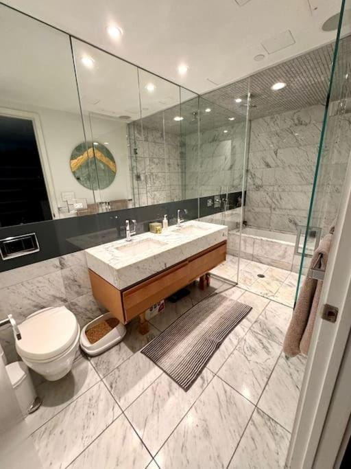 Travive New York Brand New Five Bedroom Penthouse Apartment in Lower Manhattan