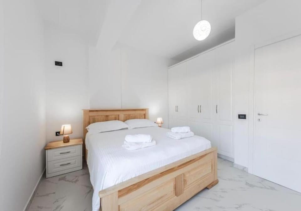 Bed, Photo of the whole room, Bedroom, towels, wardrobe