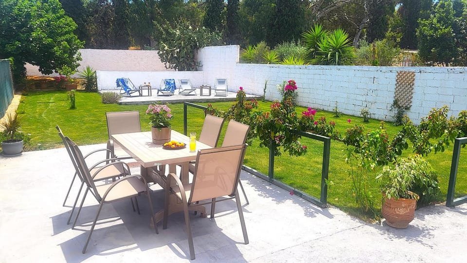 Garden, Dining area