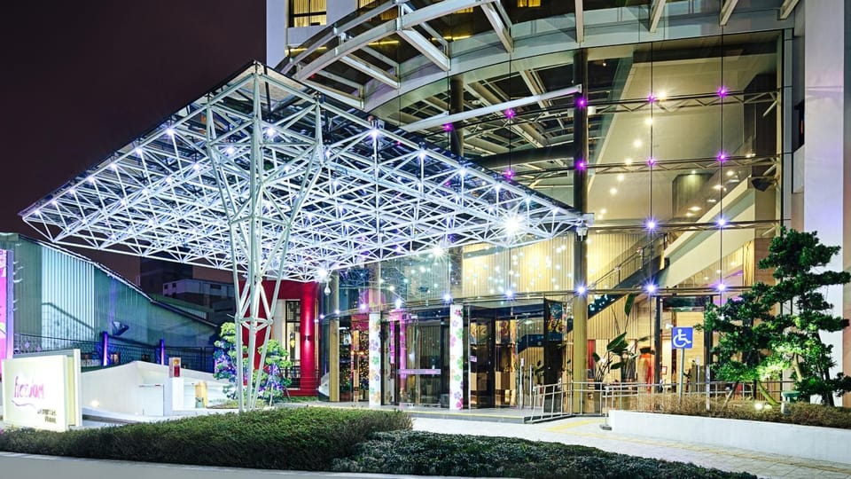 Property building, Facade/entrance