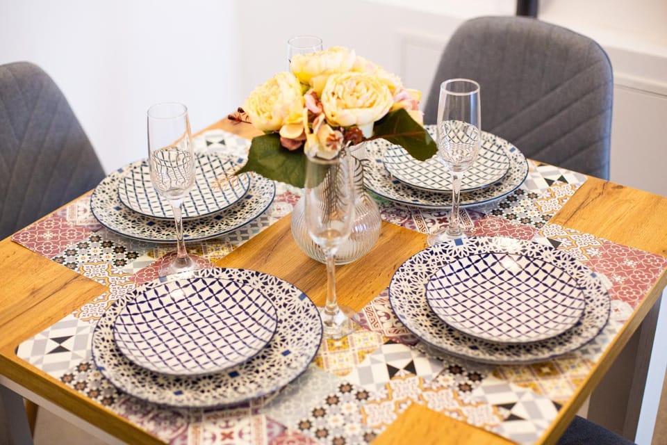 Food and drinks, Dining area