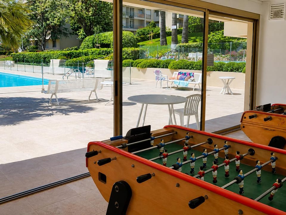 La Terrasse des Pins Spacieux et Familial Apartment in Antibes