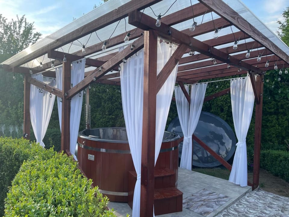 Hot Tub, Garden view, Swimming pool