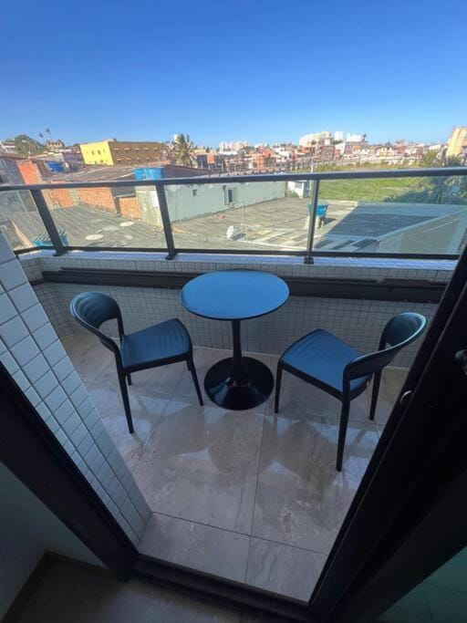 Apto Smart Orla Px Centro de Convenções SSA Quarto e Sala Apartment in Salvador