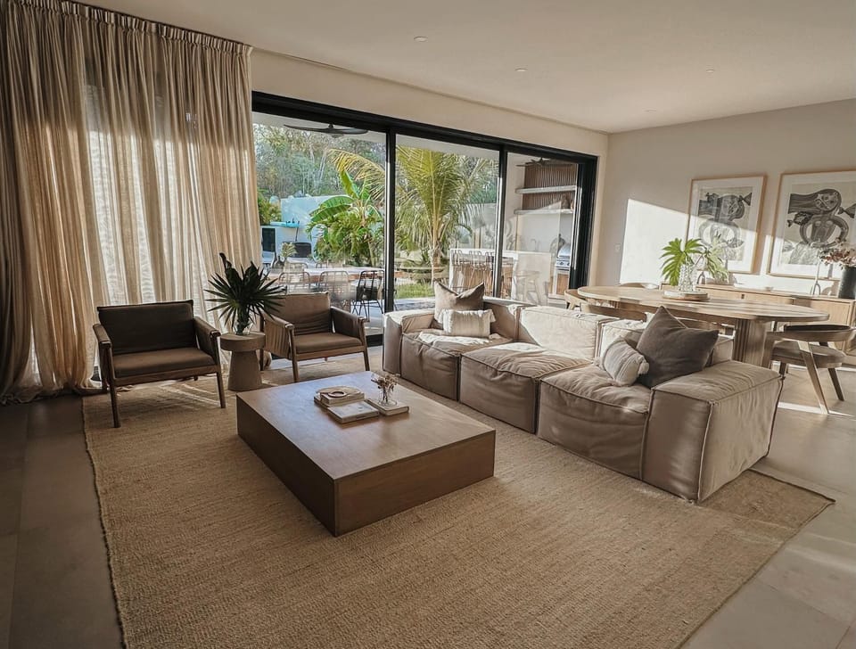 Living room, Dining area