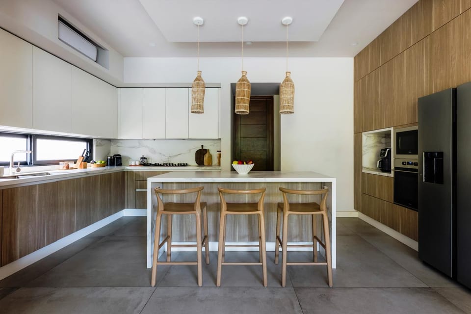Kitchen or kitchenette, Dining area, oven, stove, toaster
