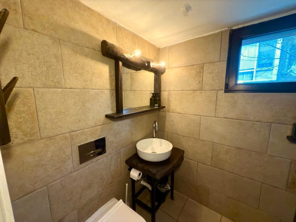 Toilet, Bathroom