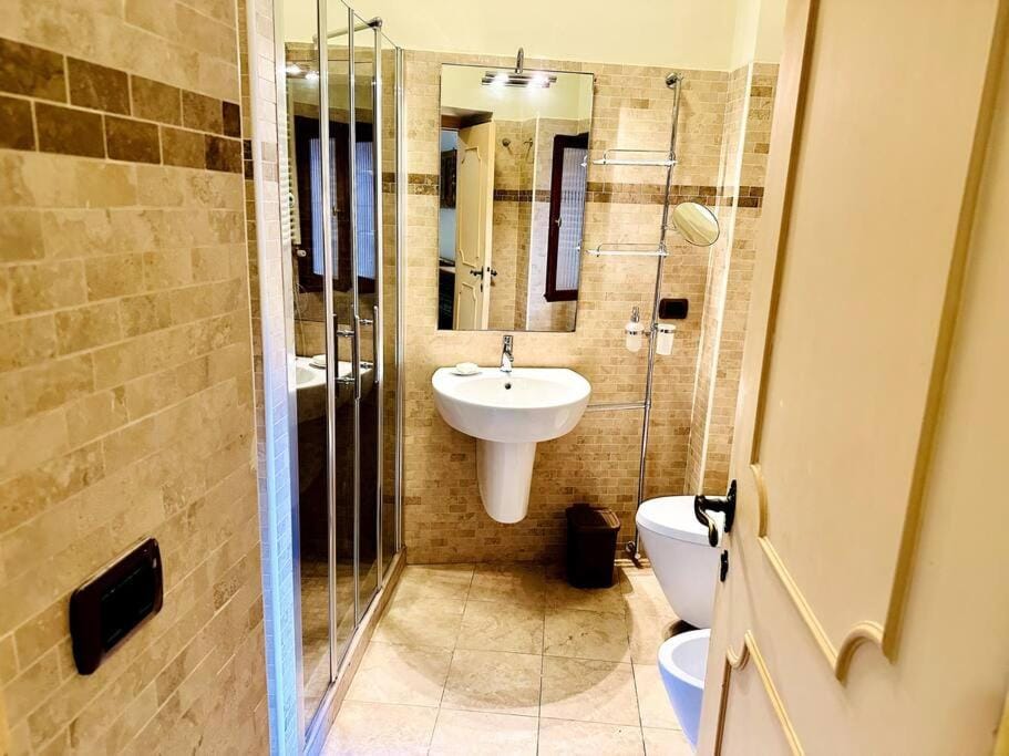 Shower, Toilet, Bathroom, bidet