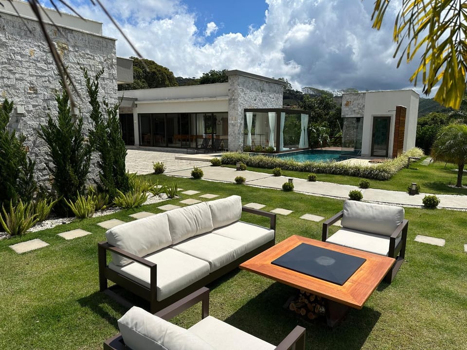 Garden, fireplace