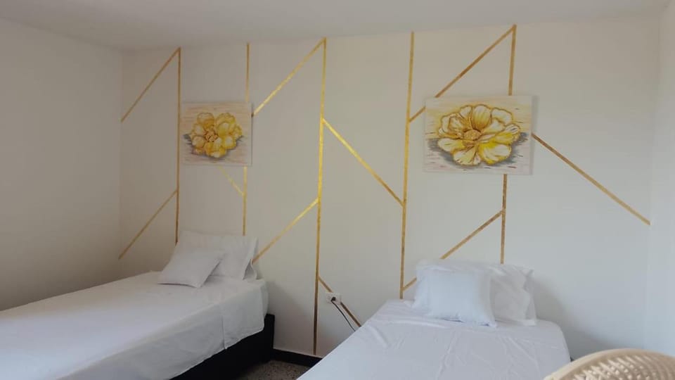 Bed, Photo of the whole room, Decorative detail, Bedroom