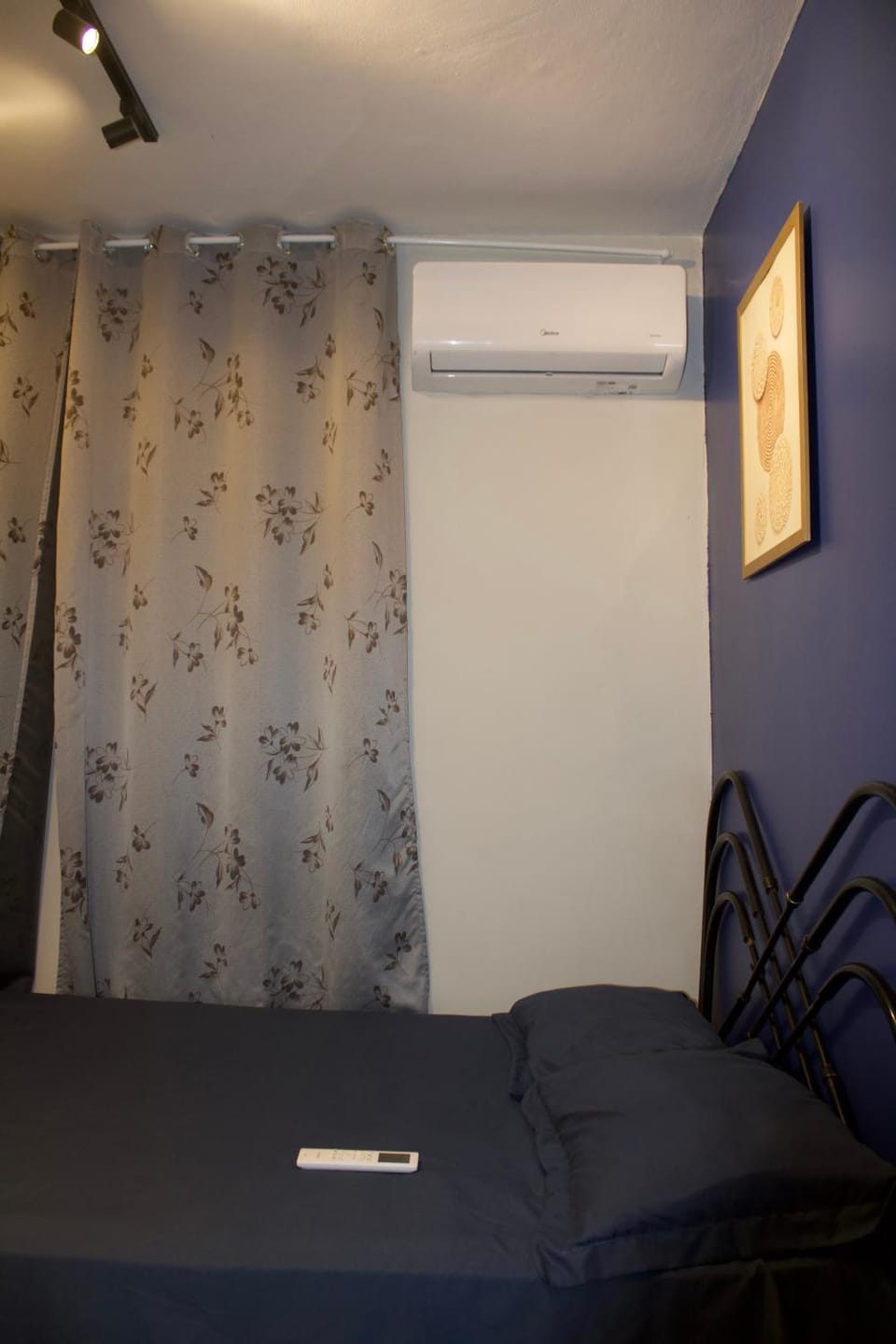 Bedroom, air conditioner