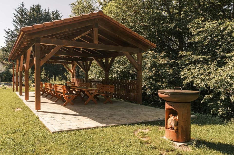 BBQ facilities, Seating area