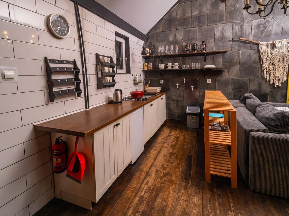 Kitchen or kitchenette, Living room