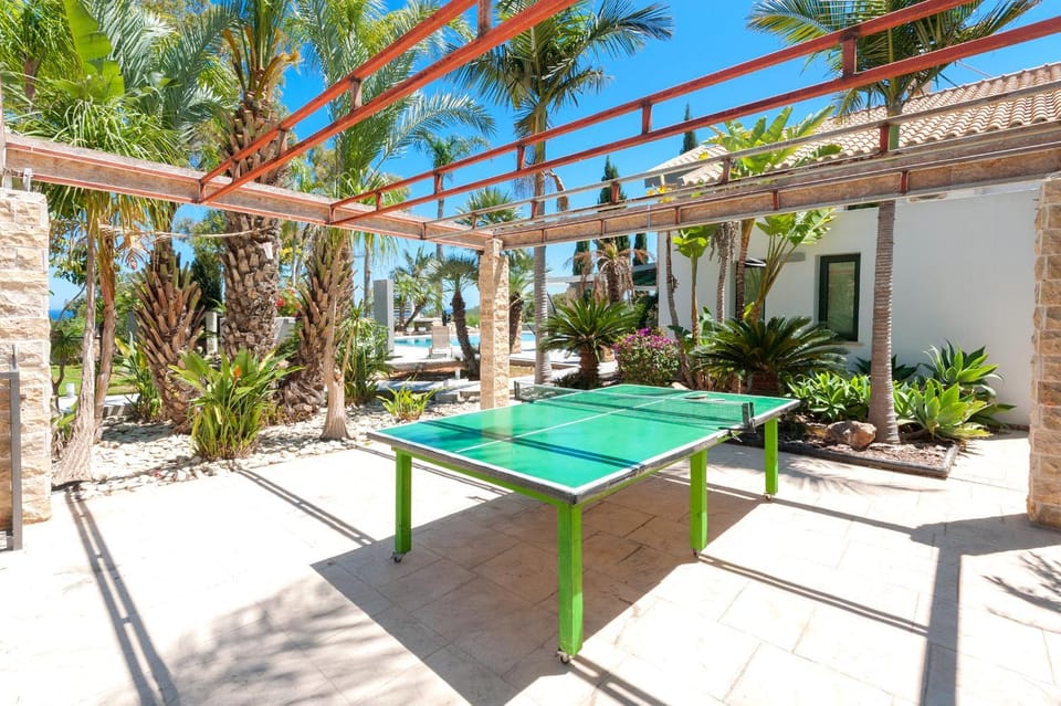 Day, Table tennis, Swimming pool