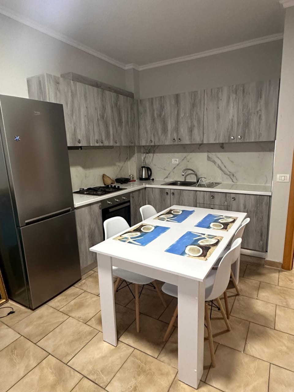 Kitchen or kitchenette, Dining area, oven, stove
