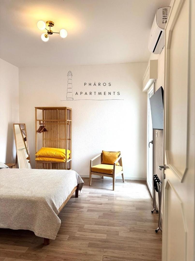 Bed, TV and multimedia, Bedroom, wardrobe, air conditioner