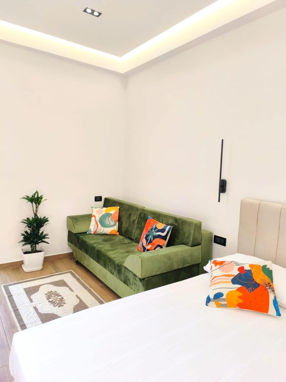 Bed, Seating area