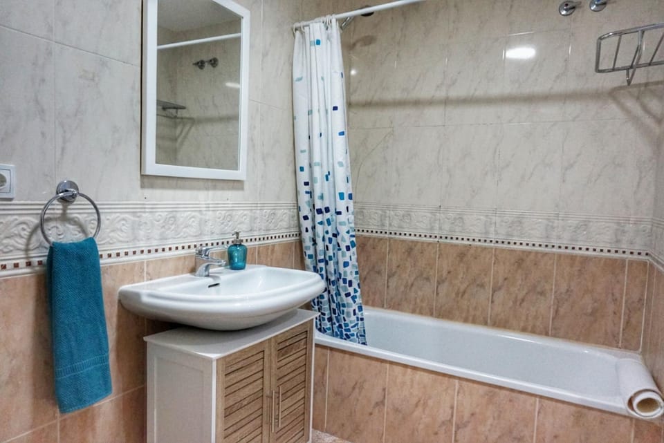 Bathroom, Bath, towels