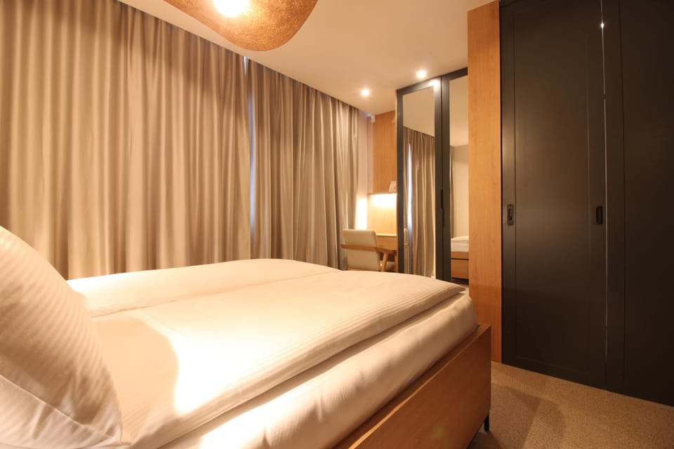 Bed, Bedroom, wardrobe