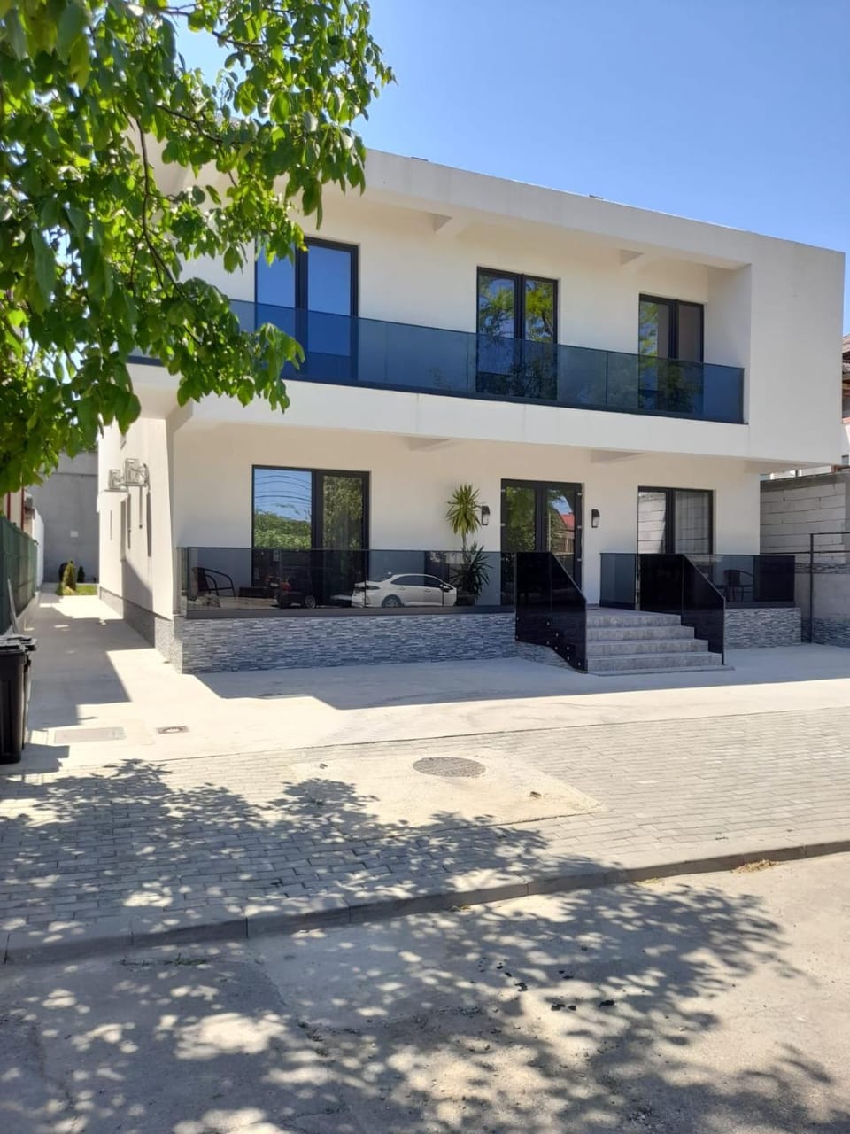 Property building, Facade/entrance, Off site