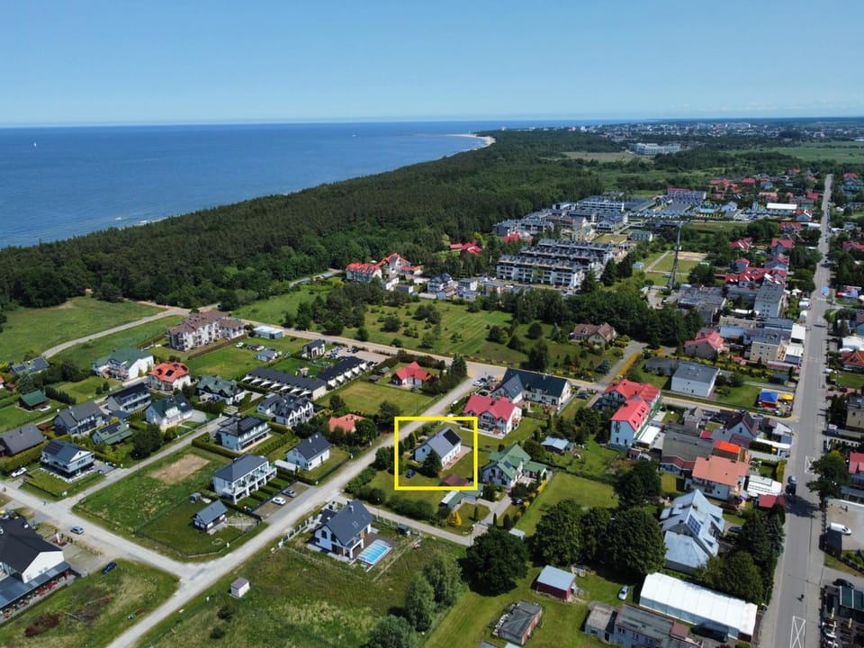 Neighbourhood, Natural landscape, Bird's eye view, Sea view, Street view, Location