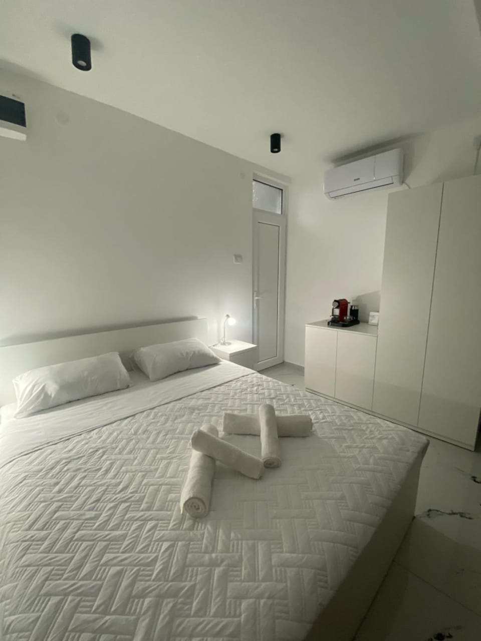 Bed, Photo of the whole room, Bedroom, towels, wardrobe, air conditioner