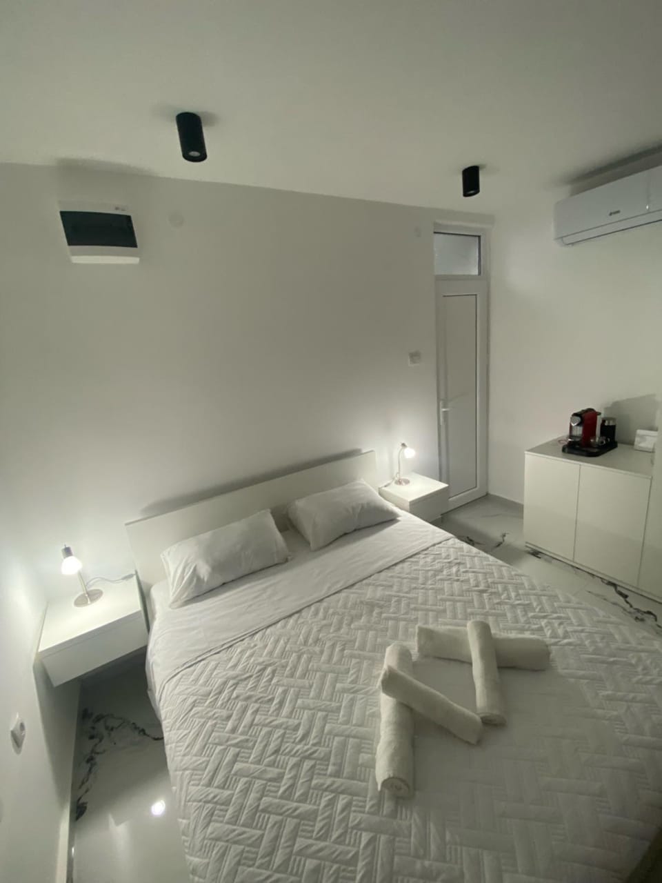 Bed, Photo of the whole room, Bedroom, towels, wardrobe, air conditioner