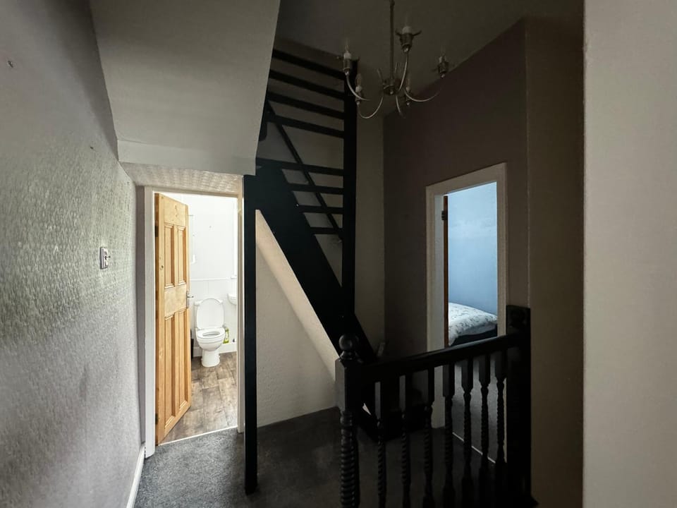 Double-Bedroom C1 Manchester Close To Bolton Centre Bed and Breakfast in England