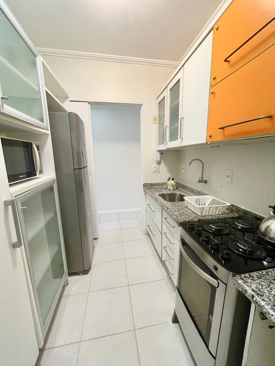 Kitchen or kitchenette, oven, pet friendly, stove