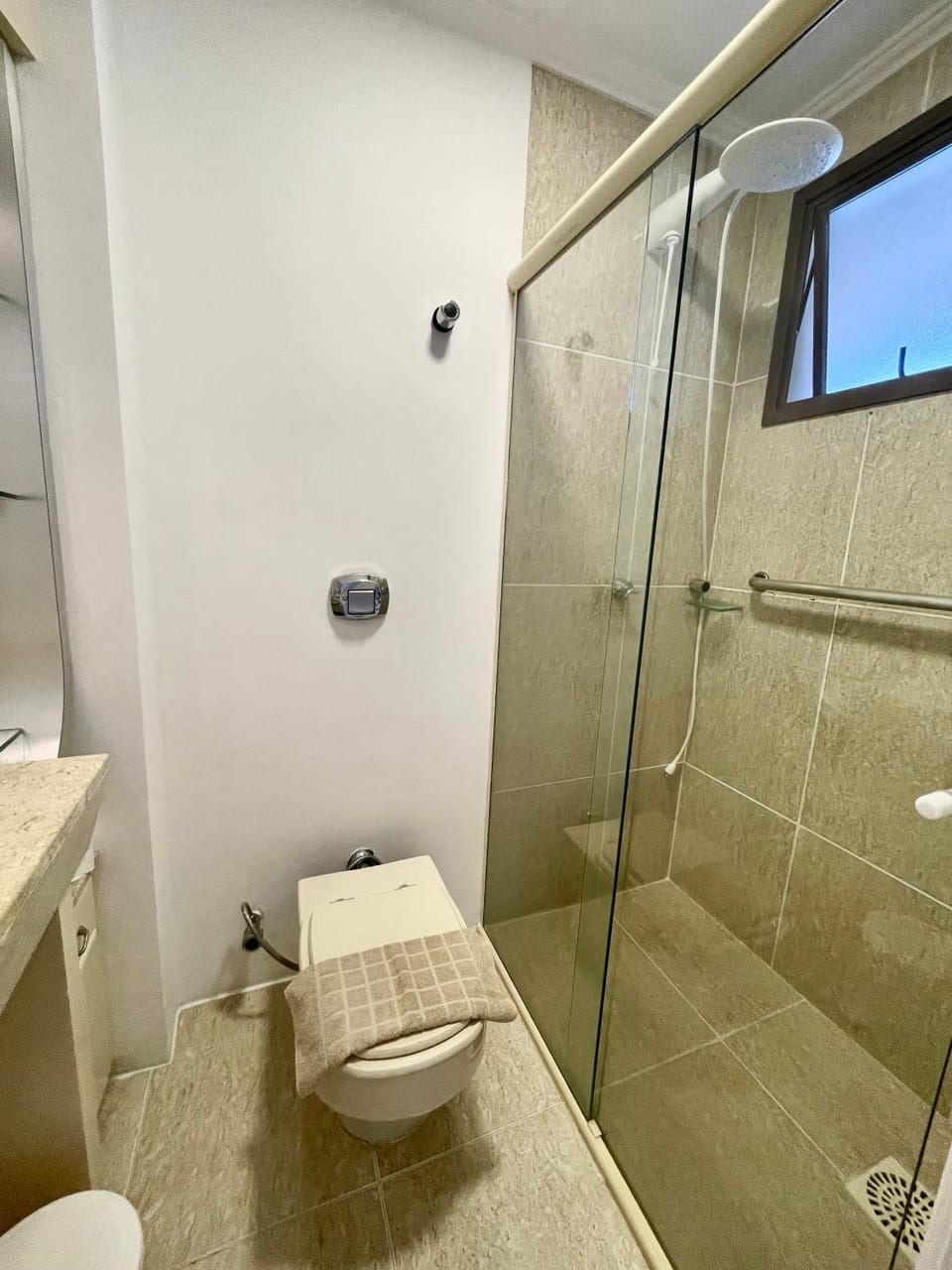Shower, Bathroom, towels