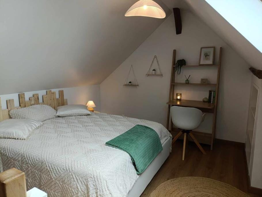 La Petite Falaise, maison avec cour Dreux centre House in Dreux