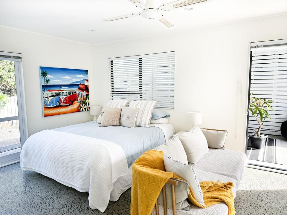 Omaha Beach Private Retreat House in Auckland Region