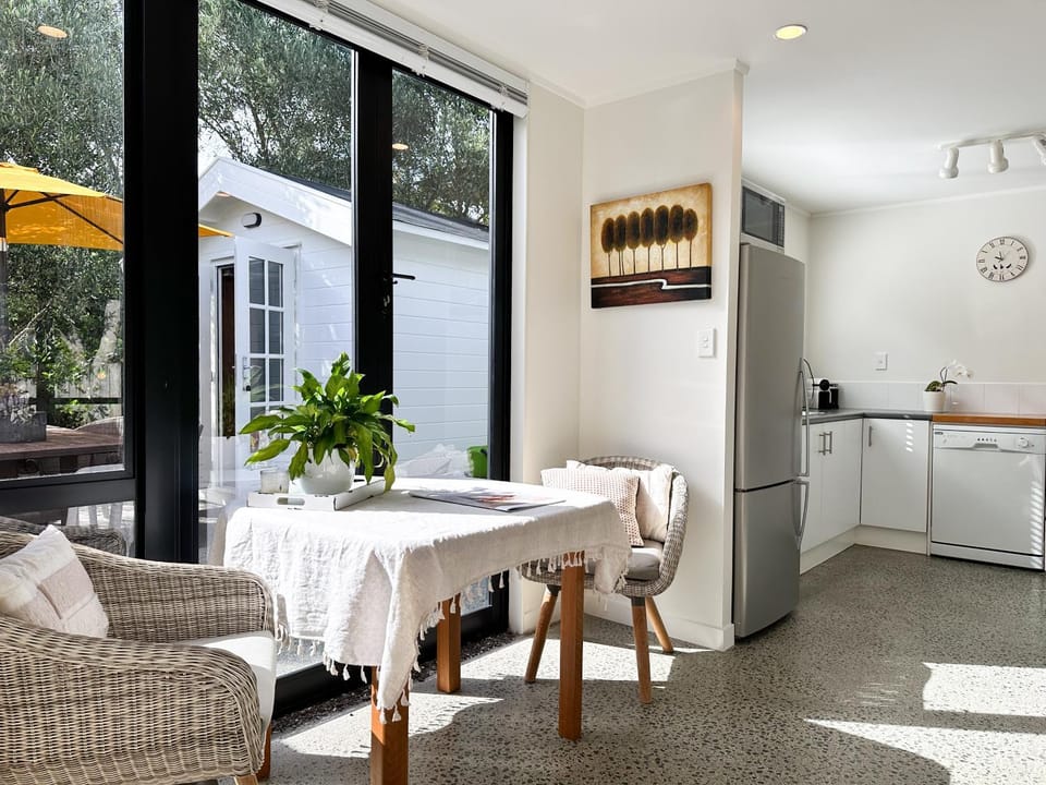 Omaha Beach Private Retreat House in Auckland Region