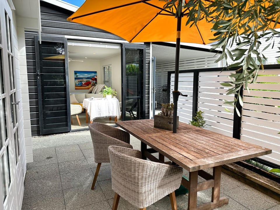 Omaha Beach Private Retreat House in Auckland Region