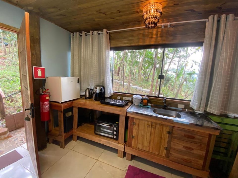 Coffee/tea facilities, Kitchen or kitchenette, Dining area, minibar, pet friendly, stove