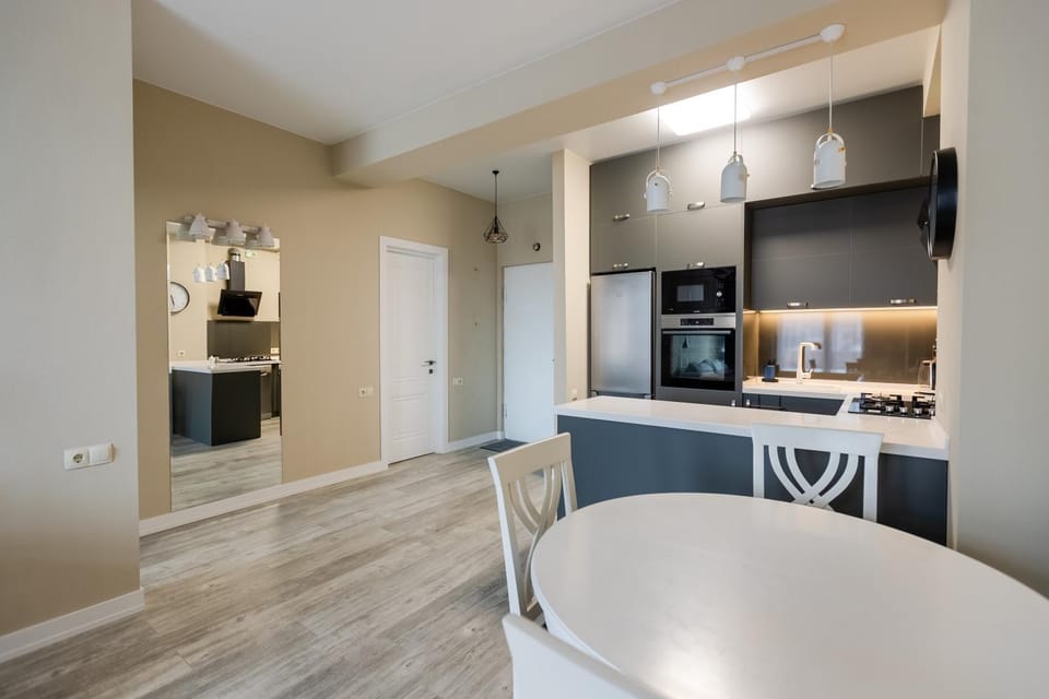 Kitchen or kitchenette, Dining area, dishwasher, oven, stove