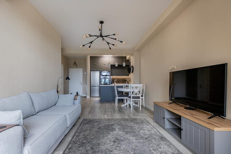 TV and multimedia, Seating area, Dining area
