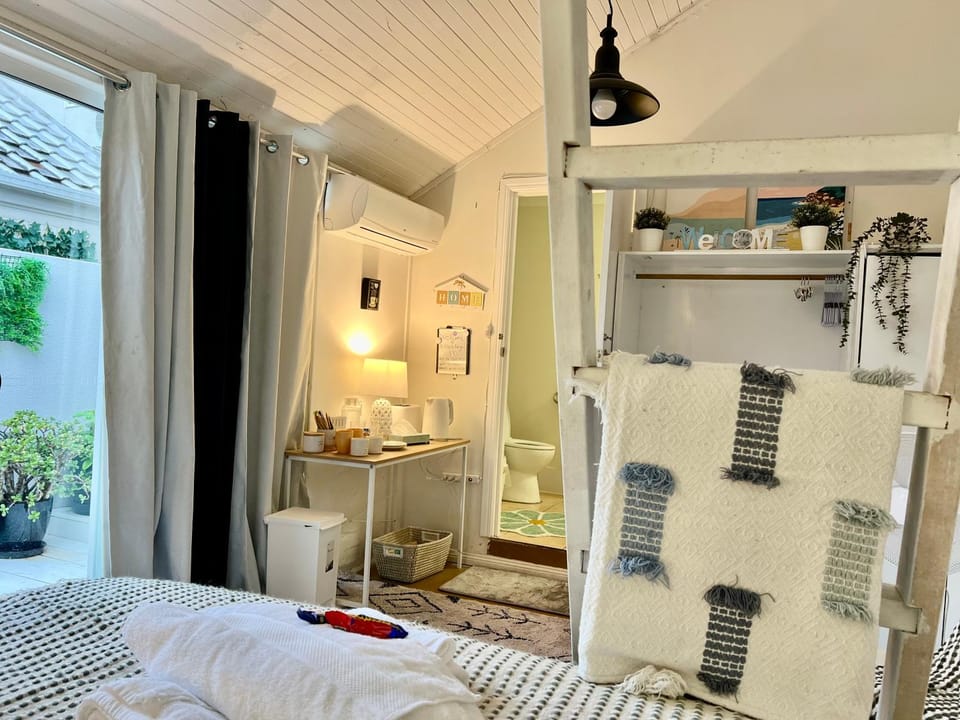 Affordable Luxury Room Vacation rental in Mermaid Waters