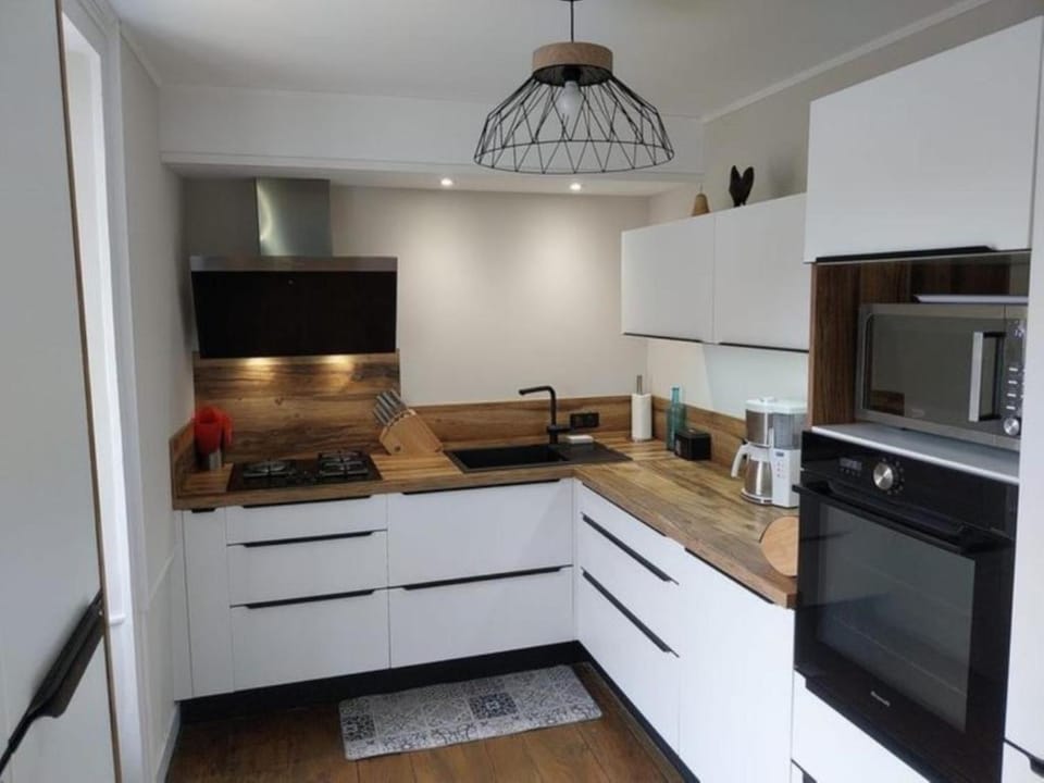 Kitchen or kitchenette, Kitchen or kitchenette, dishwasher, oven, pet friendly, stove