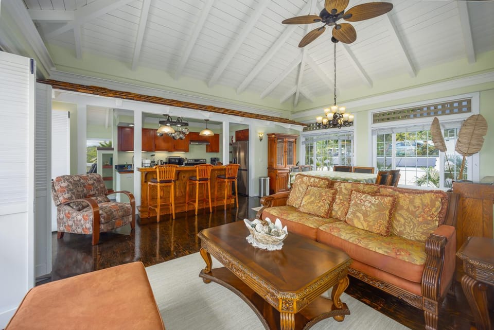 Natural landscape, View (from property/room), Kitchen or kitchenette, Living room, Photo of the whole room, Seating area, Dining area, Meals, Breakfast, Lunch, Dinner, kitchen