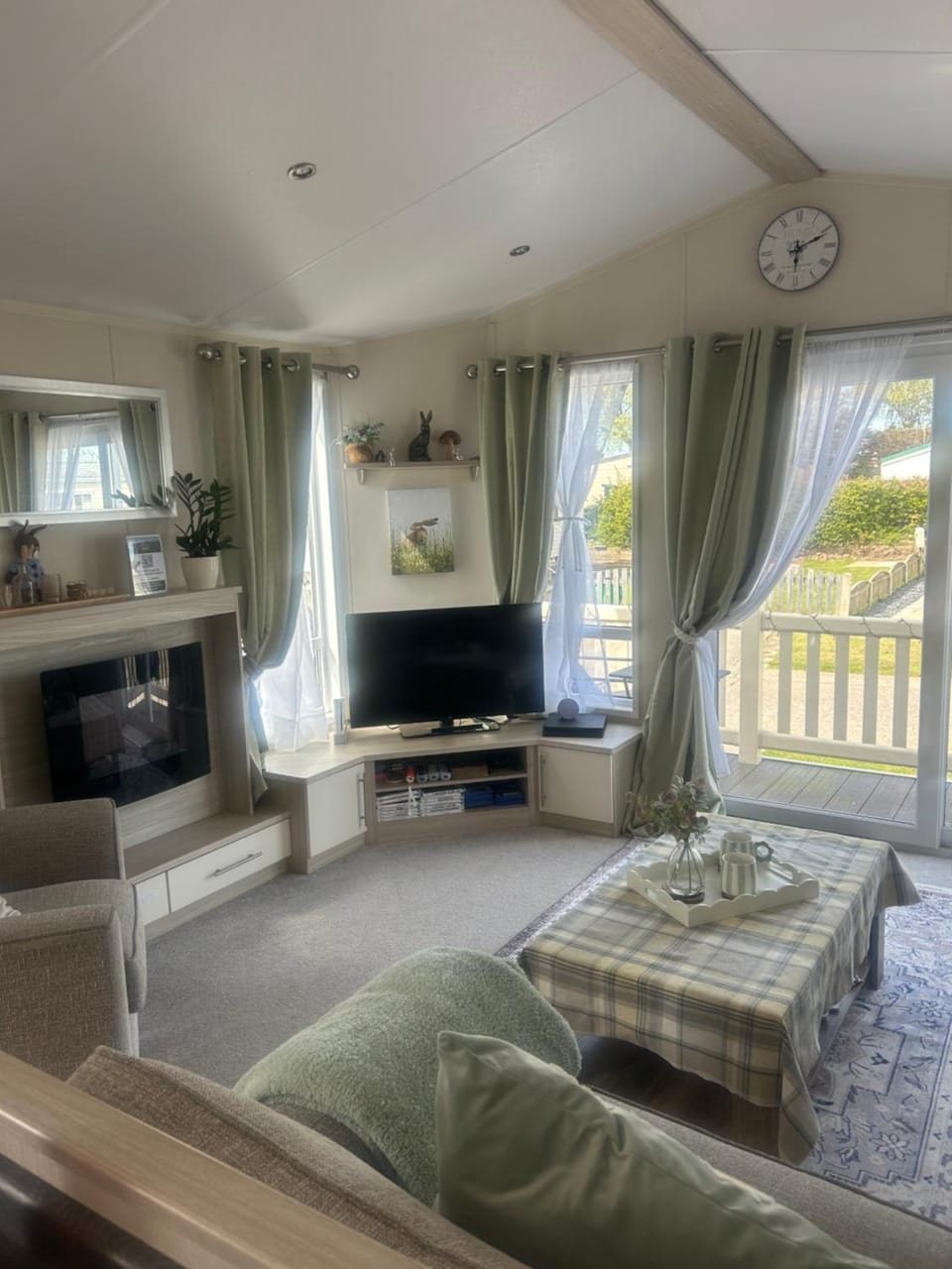 Hares Haven pet friendly sleeps 6 House in England
