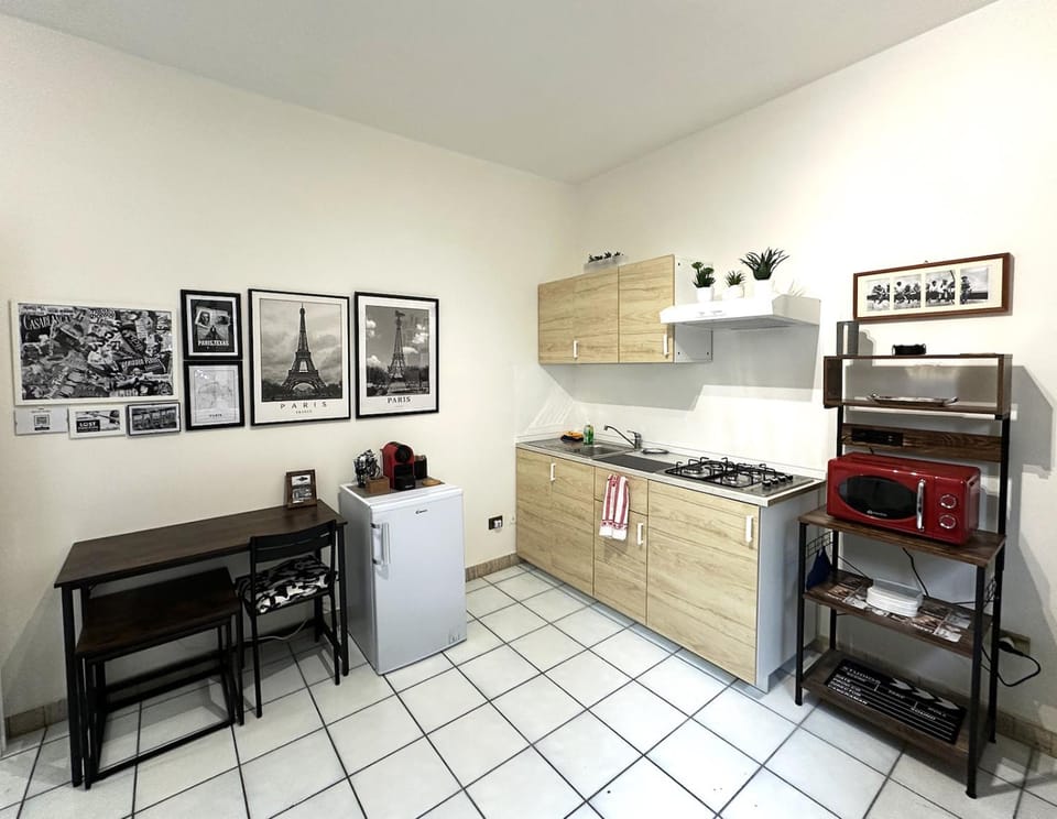 Kitchen or kitchenette, kitchen