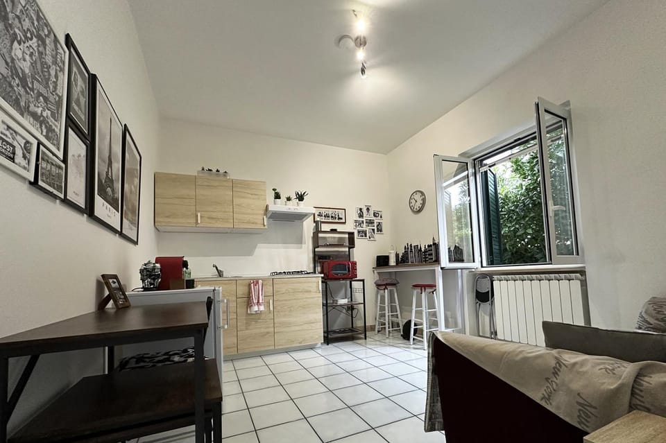 Kitchen or kitchenette, kitchen