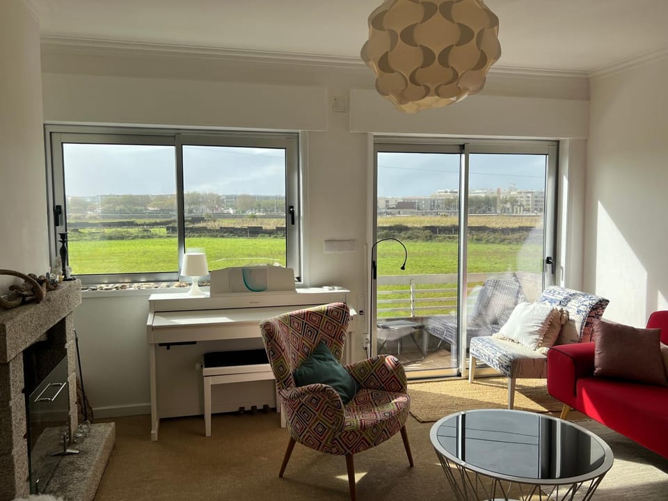 Living room, Street view