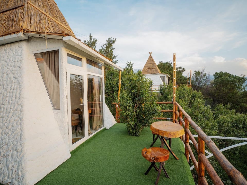 Property building, Balcony/Terrace