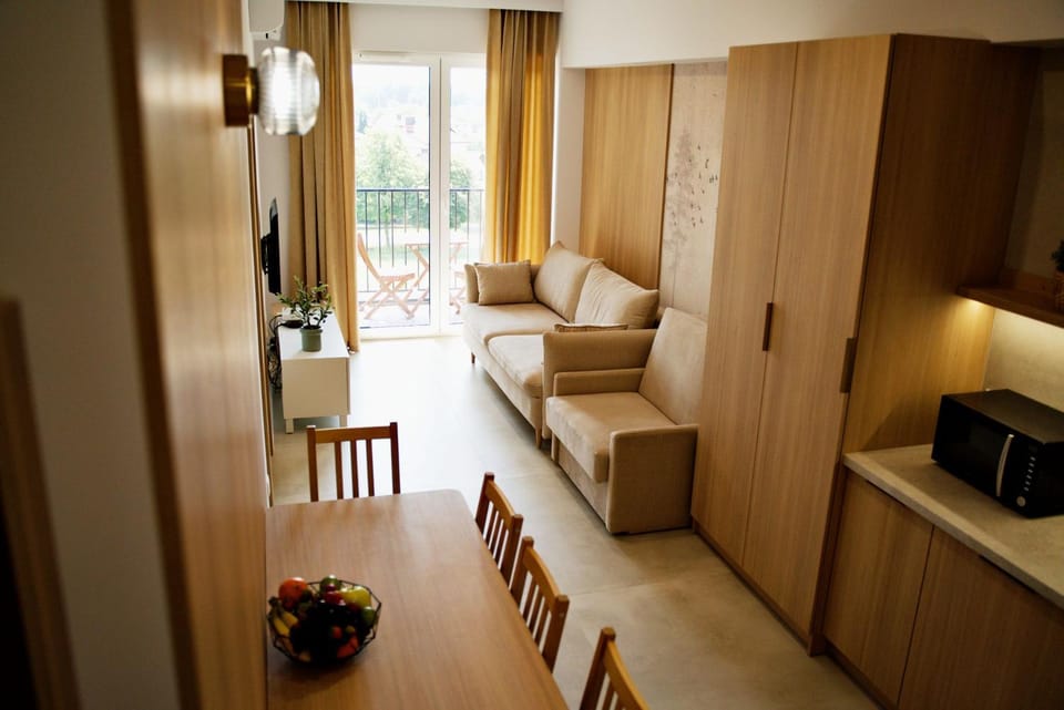 Communal lounge/ TV room, Kitchen or kitchenette