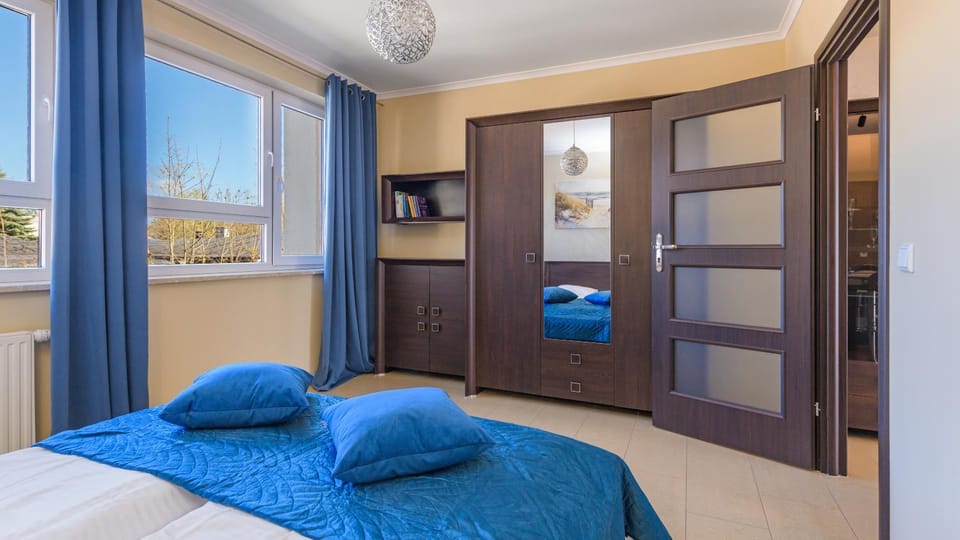 Bed, Bedroom, wardrobe